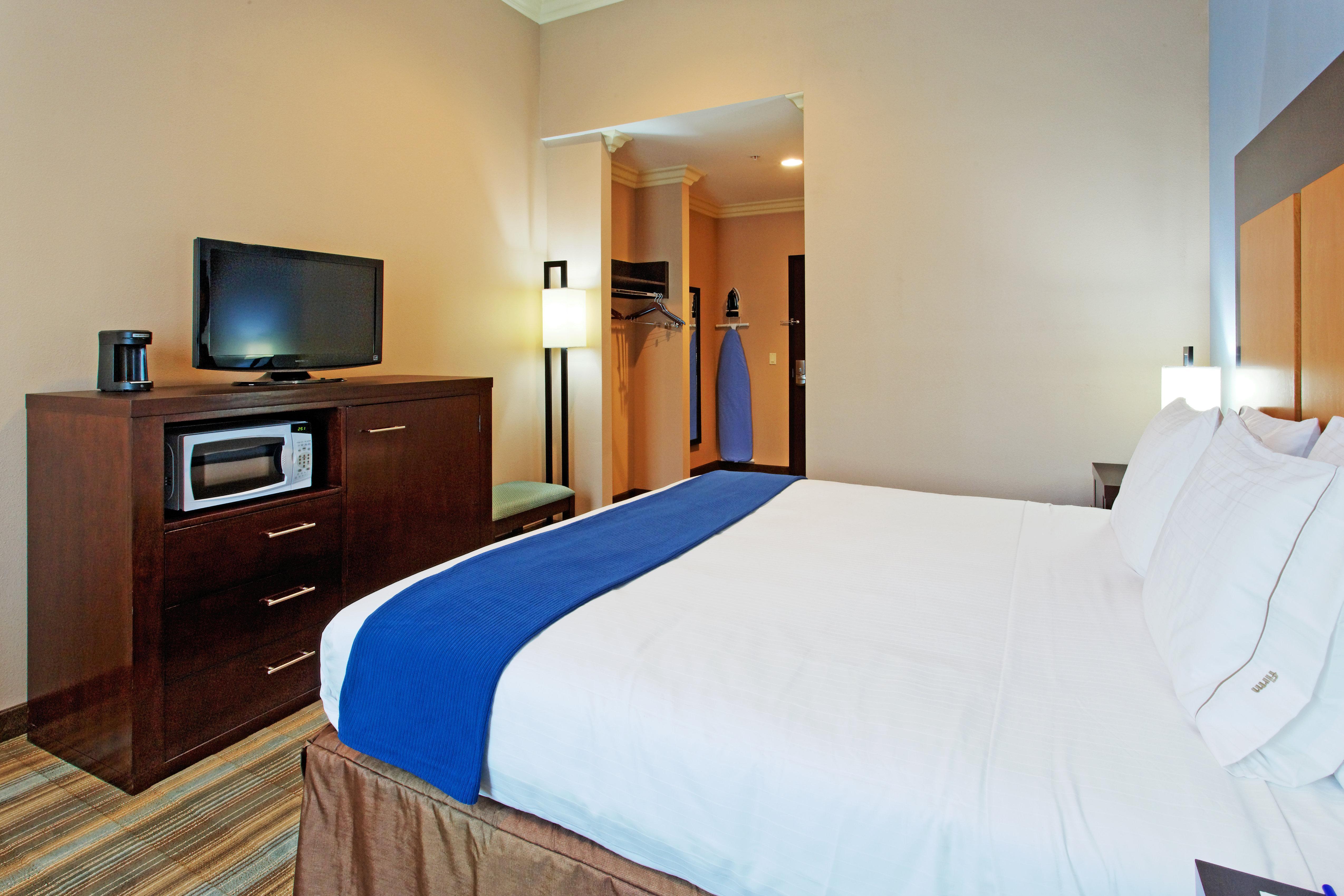 Holiday Inn Express Benicia By Ihg Exterior photo