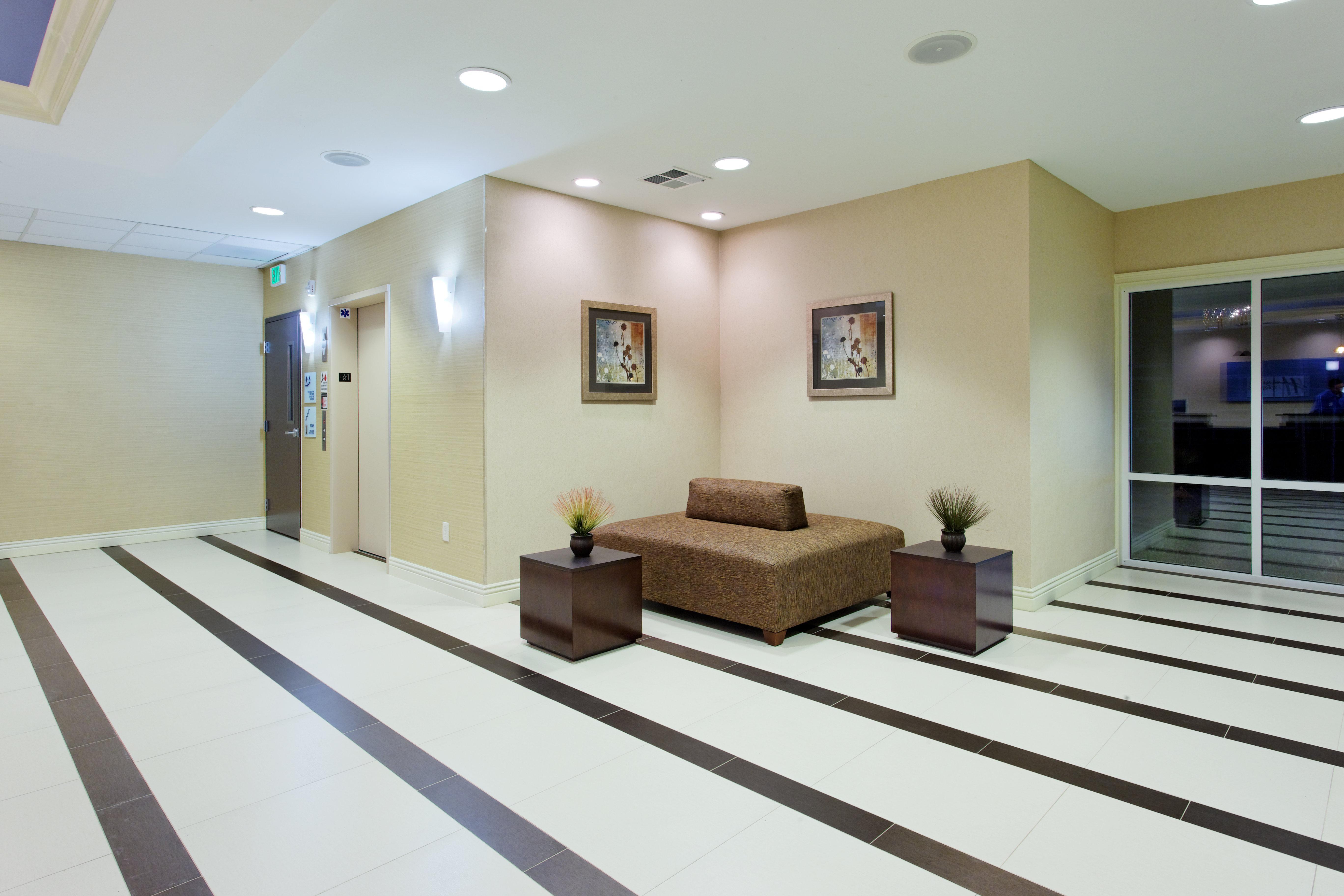 Holiday Inn Express Benicia By Ihg Exterior photo