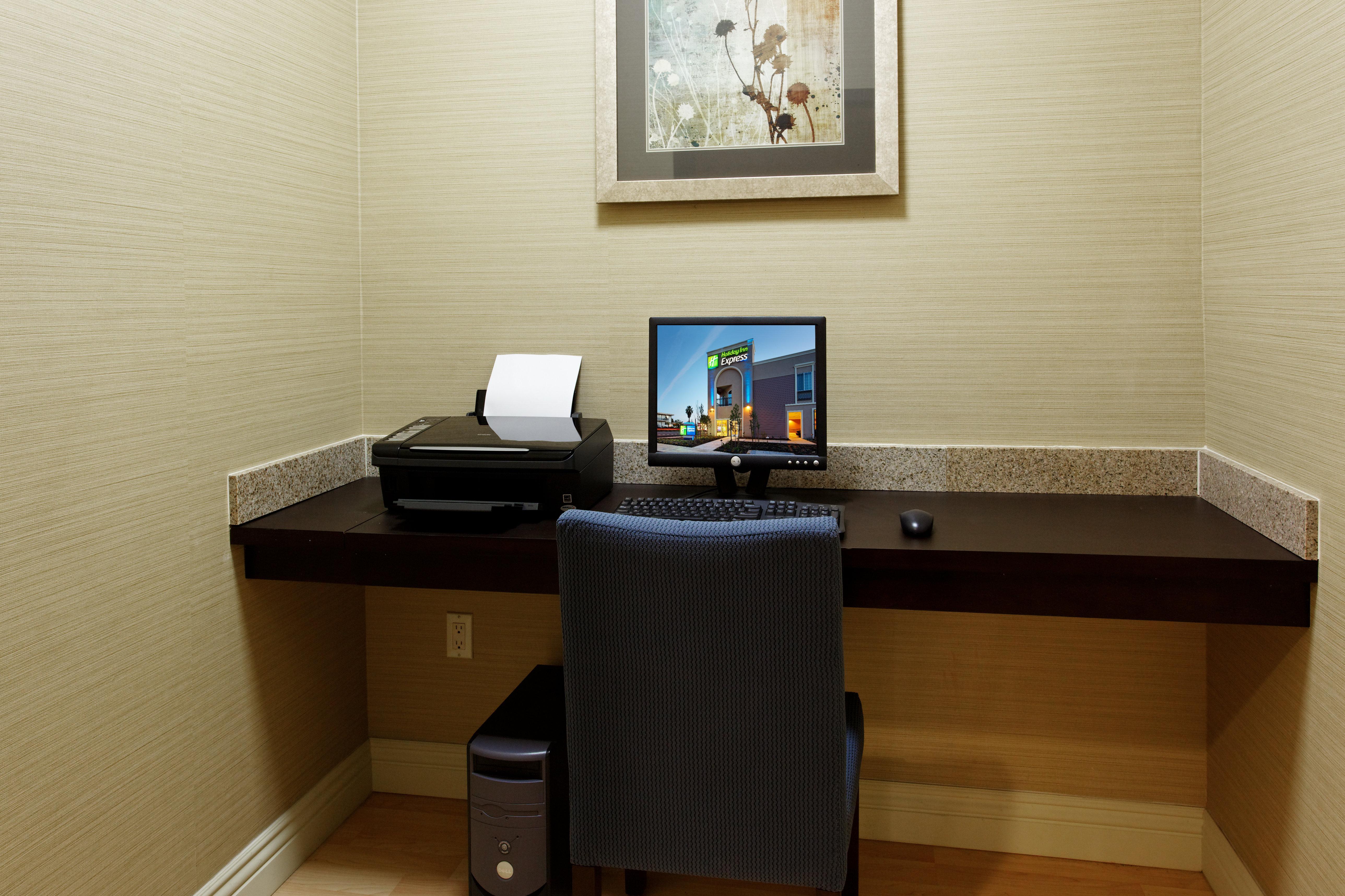 Holiday Inn Express Benicia By Ihg Exterior photo